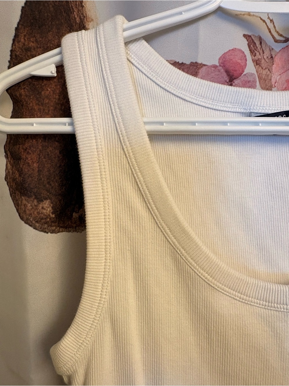 Classic White Ribbed Tank Top - Picture 3 of 6